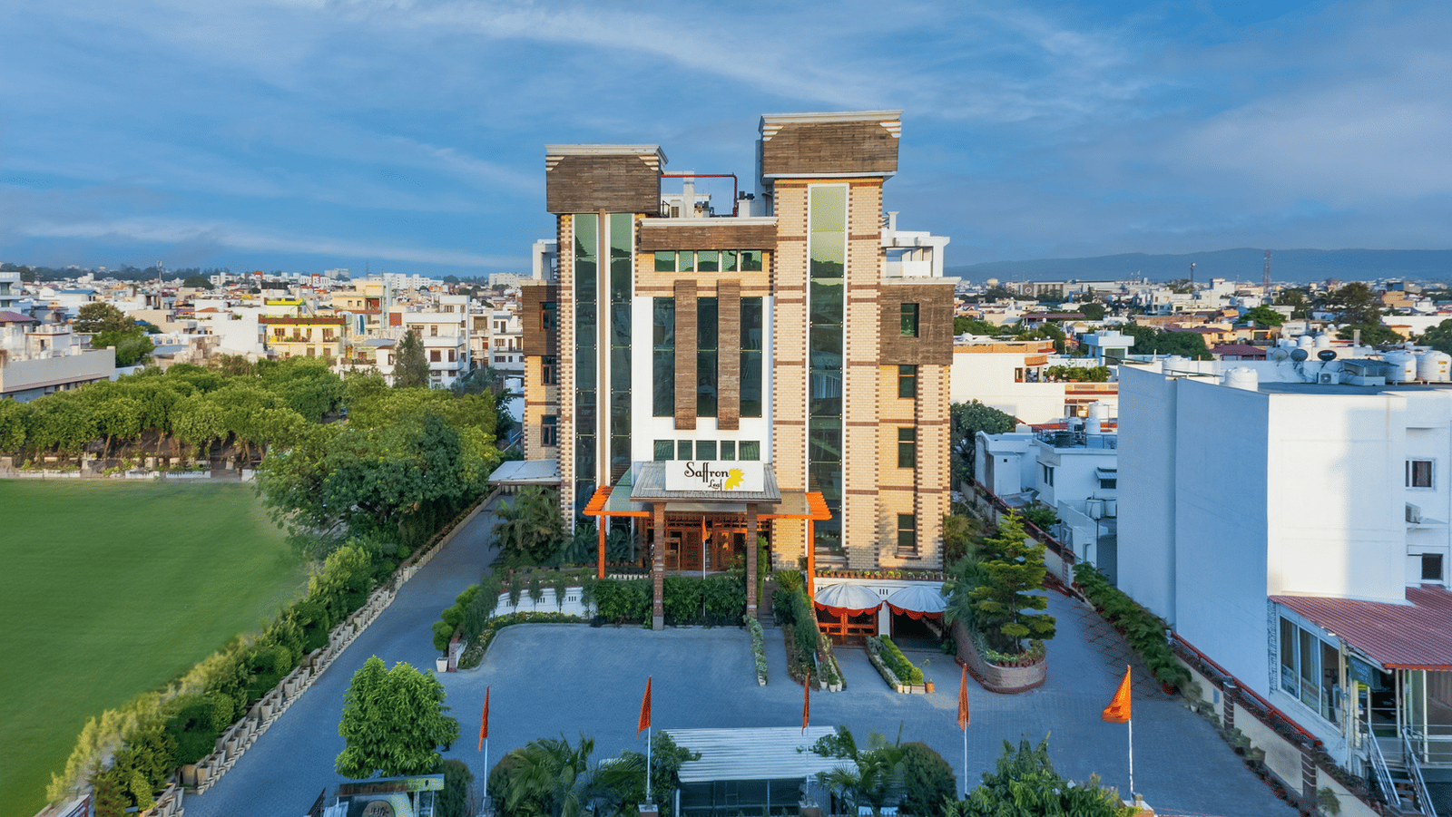 Hotel Saffron Leaf